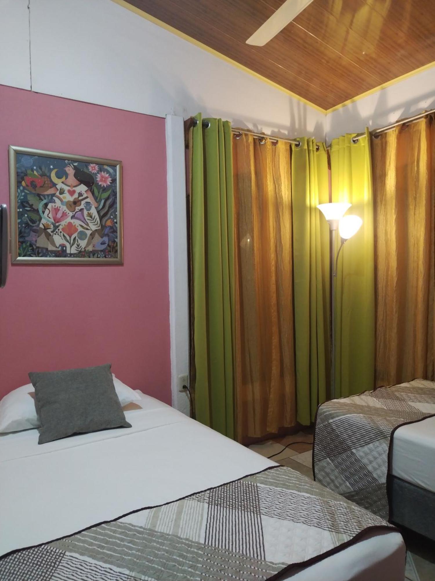 Villa Gabriela, Casa Tucan Liberia Ruang foto
